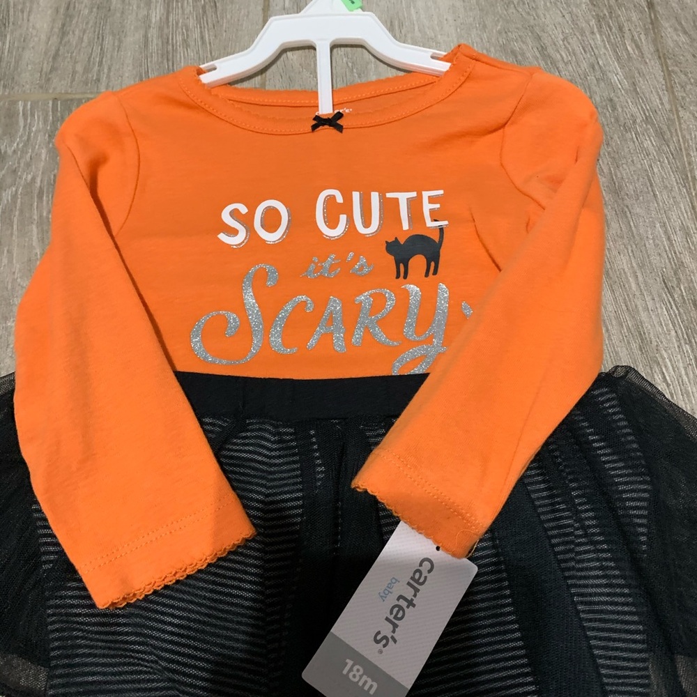 🎃Carter’s 2 piece Halloween Long Sleeve. 18 Mos🎃